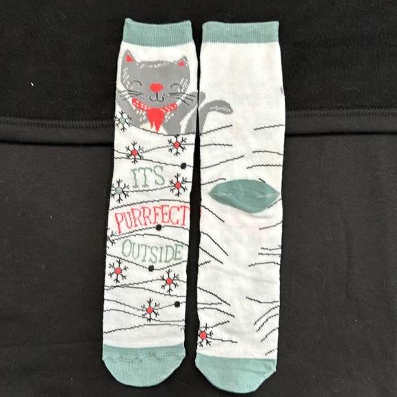 Women’s- Multi Colored- Animal Themed- Crew Socks - Picture 5 of 5